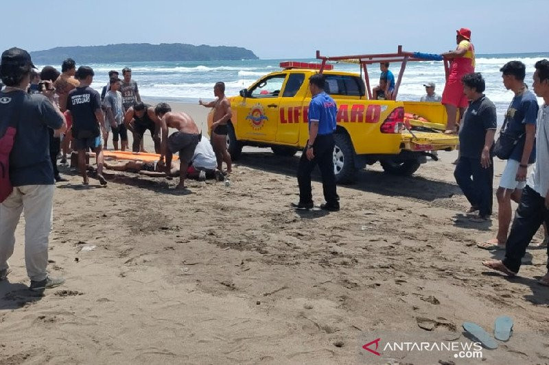 Meninggal Dunia, Anggota Polri Terseret Arus Ombak Zona Merah Pantai Pangandaran