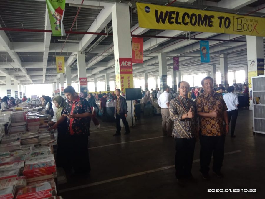 Sebagai Sarana Wisata Buku Out Of The Boox Hadir Di Kota Cirebon