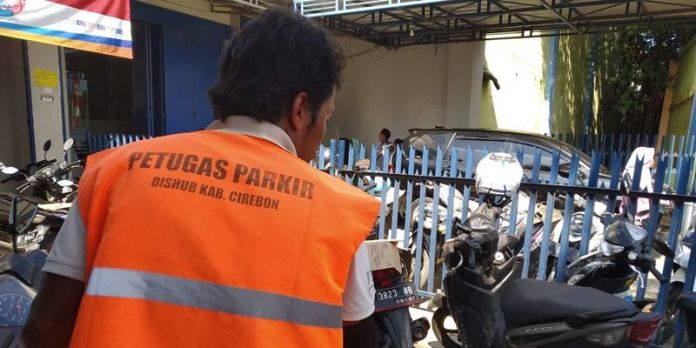 Pemasukan Restribusi Parkir Minim di Kabupaten Cirebon Diduga Bocor