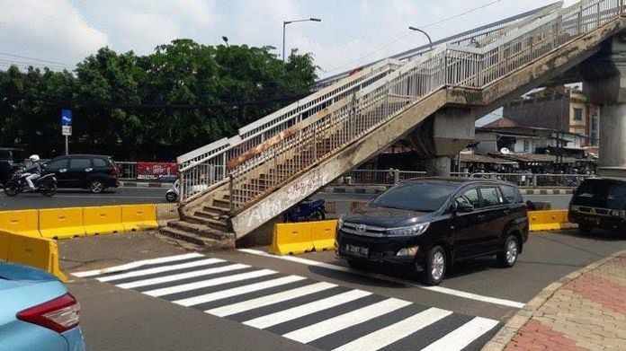 Pembangunan Jembatan Penyeberangan Orang di Cirebon Jadi Solusi Kemacetan