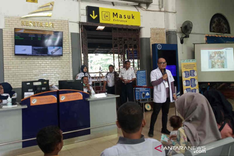 Cegah Virus Corona, KAI Cirebon Sedia Hand Sanitizer di Stasiun