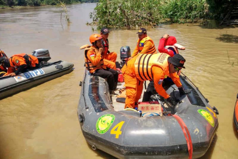 Hari Kedua, Tim Sar Masih Cari Korban Tenggelam di Sungai Cimanuk