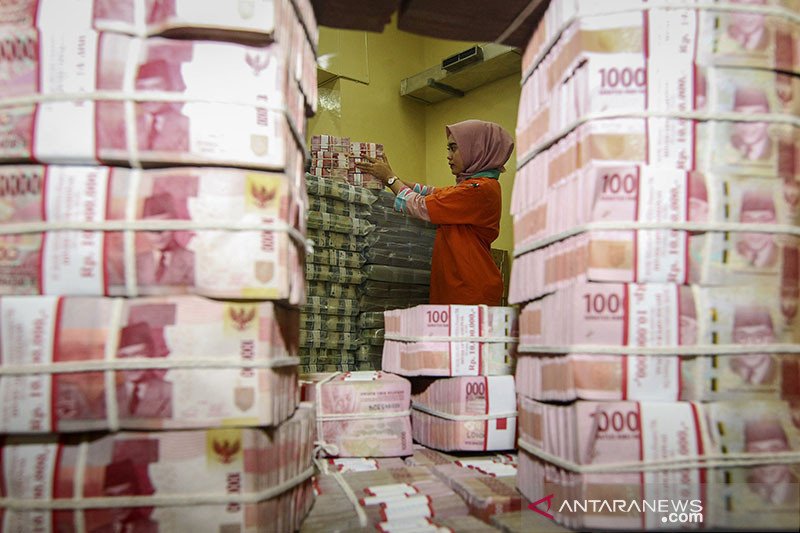 Cadangan Devisa Indonesia September Turun Jadi 135,2 miliar dolar