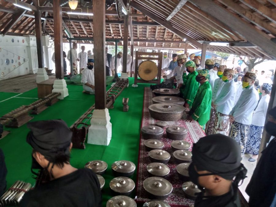 Maulud Nabi Muhammad, “Nyiram Gong Sekati” Upaya Keraton Kanoman Cirebon Rawat Tradisi