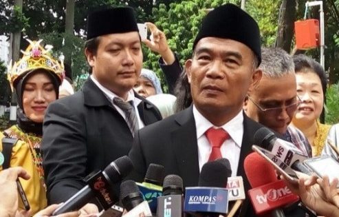 Menko PMK Sebut UU Ciptaker Perluas Jaringan UMKM