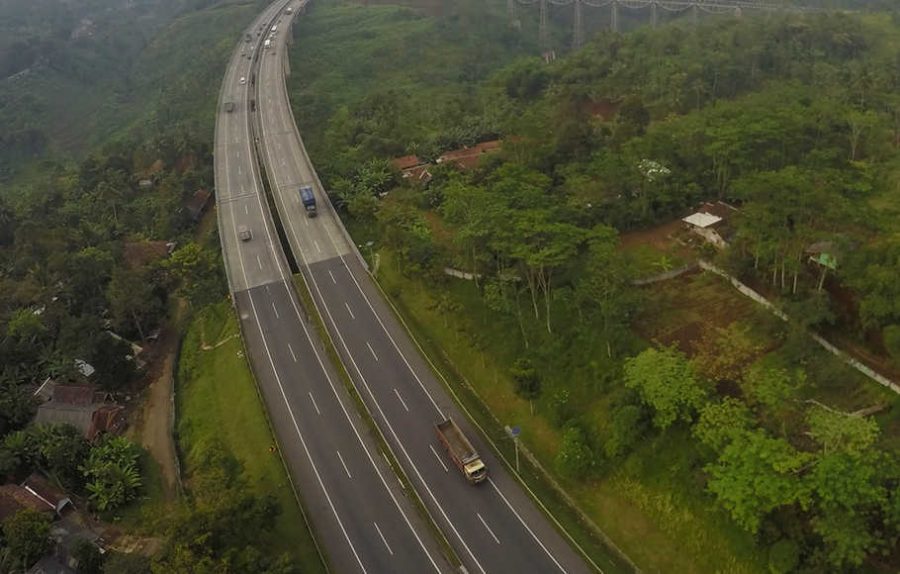 Bongkar Jembatan Overpass Eksisting, Jasa Marga Rekayasa Lalin di Tol Cipularang