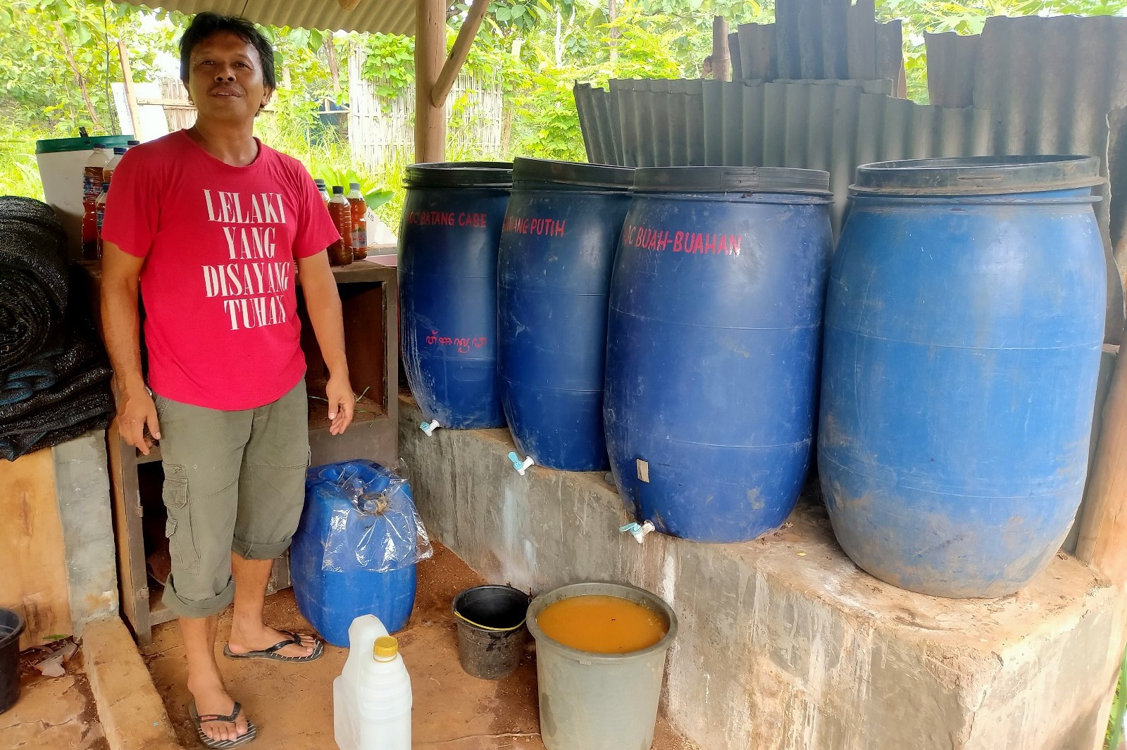 Wangsakerta Kenalkan Pupuk dan Pestisida Cair Organik