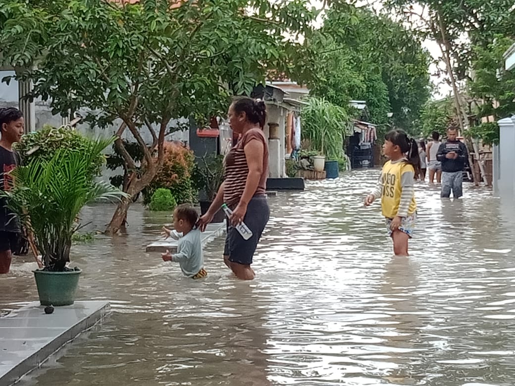 2 Hari Terendam Banjir, Warga Suranenggala Belum Terima Bantuan