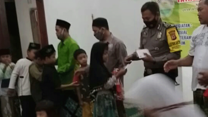 Santuni Puluhan Yatim-Piatu, Polisi Sampaikan Pesan Kamtibmas