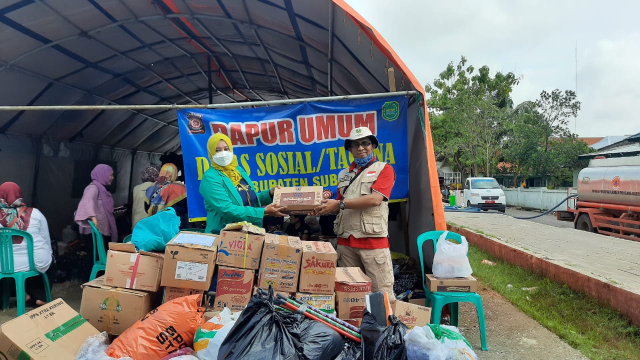 IAIN Cirebon Tebar Bantuan di Lokasi Banjir Subang