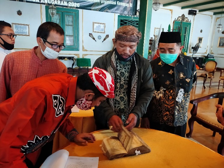Cirebon Bakal Punya Terjemah Alquran Bahasa Daerah
