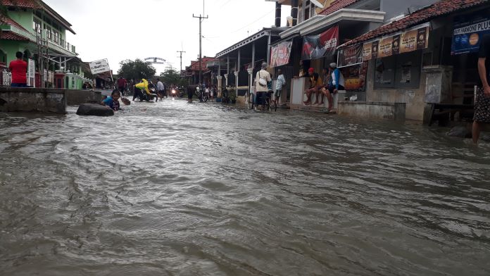 Pagi Hingga Sore Hujan, Kertajati Terendam