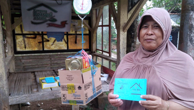 Nabung Sampah, Hasilnya Buat Bayar PBB dan THR