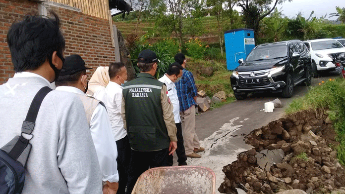 Perbaikan Lambat, Jalan Desa Makin Banyak Rusak