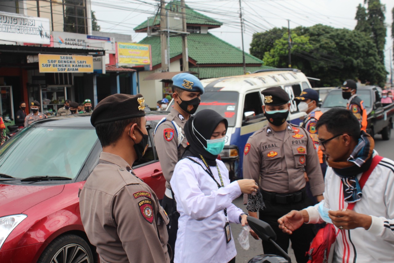 PPKM Tahap 2, 5710 Masker Dibagikan