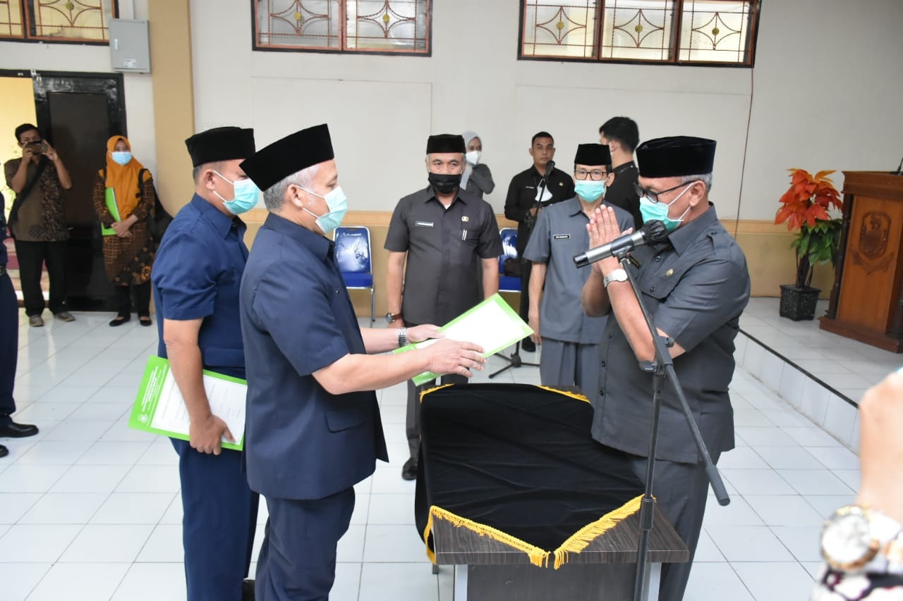 Puluhan Kepsek SD dan SMP Dilantik, Bupati Pesan Bantu Wujudkan Kuningan Lestari