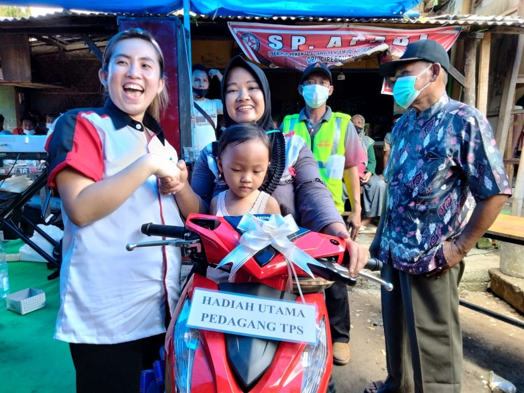 Pengembang Tebar Doorprize, Pedagang Pasar Losari Kidul Antusias