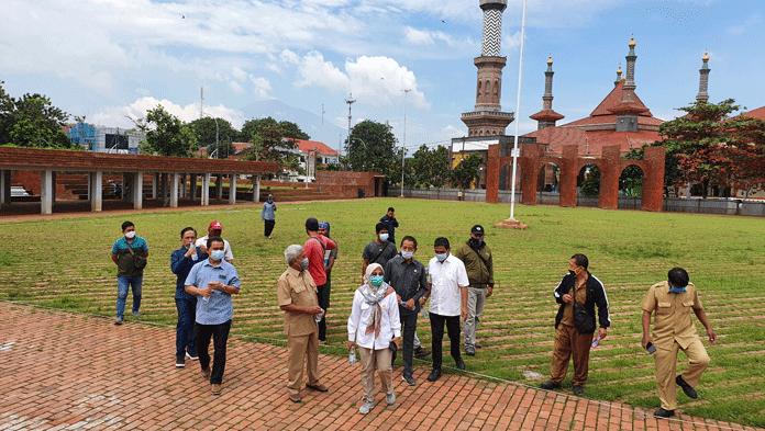 Jangan Dulu Gunakan Alun-alun Kejaksan!