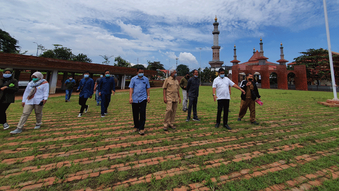 Belum Terbayar Rp4,5 M, Soft Launching Alun-alun Kejaksan Molor