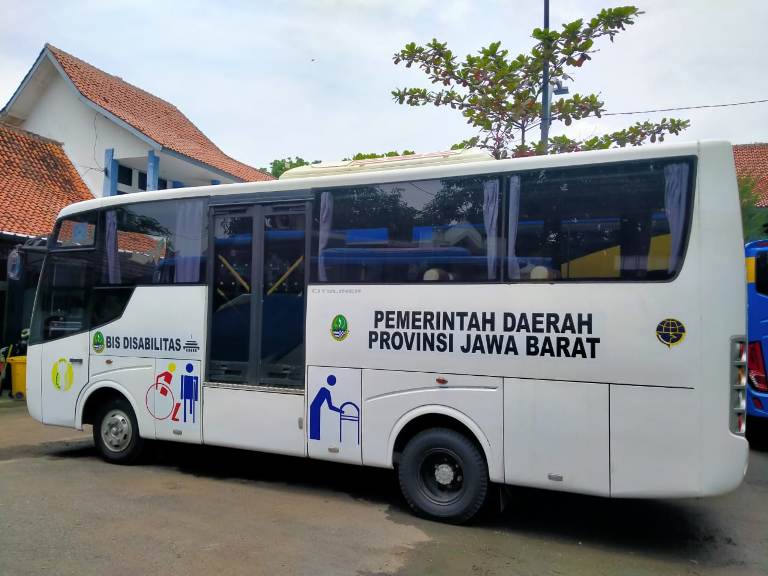 Dua Bus Difabel Mulai Beroperasi di Kota Cirebon