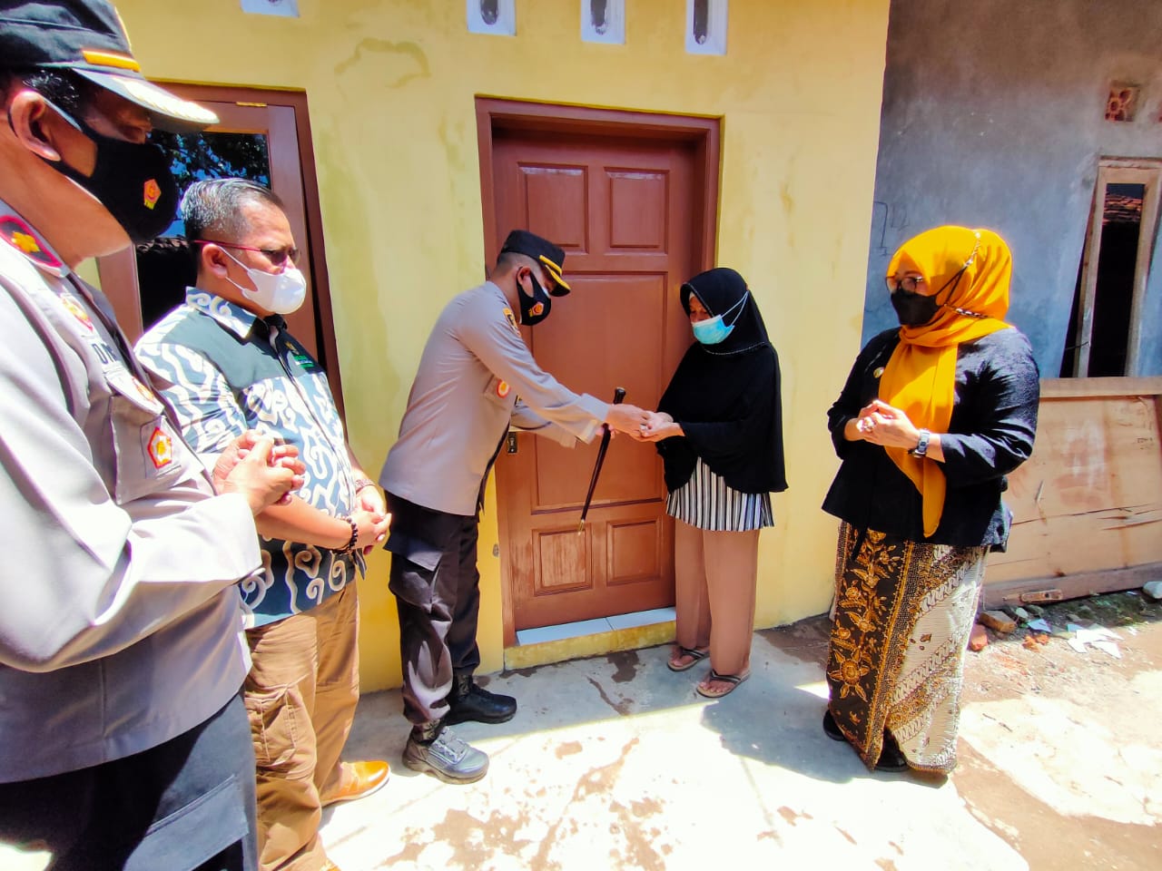 Polres Ciko Bantu Rehab Rumah Tak Layak Huni di Kalijaga