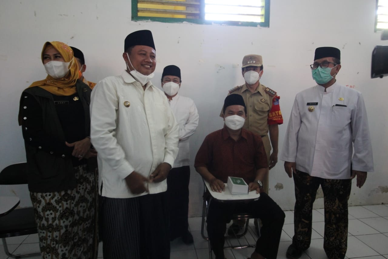 Wagub Jabar Minta Daerah Bikin Perda Pesantren