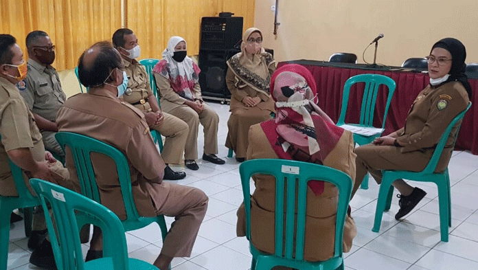 Di Kantor Camat Widasari, Hanya Ada Pelajar Magang