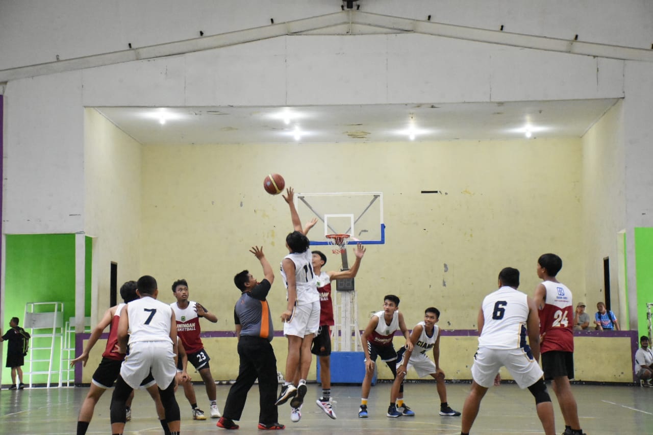 Tim Basket Porda Kuningan Kalahkan 4 Tim Basket Porda Priangan Timur