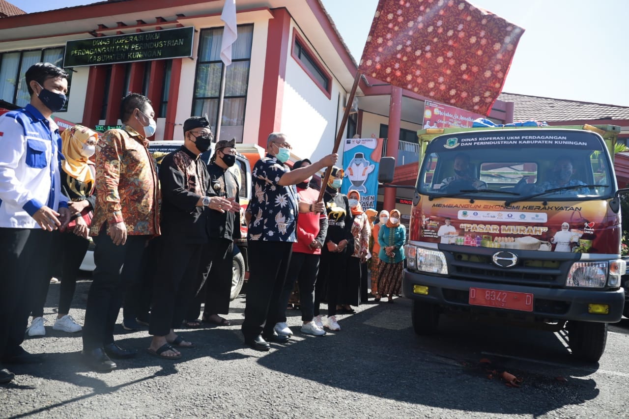 Jelang Lebaran, Bupati Buka Gebyar Pasar Murah