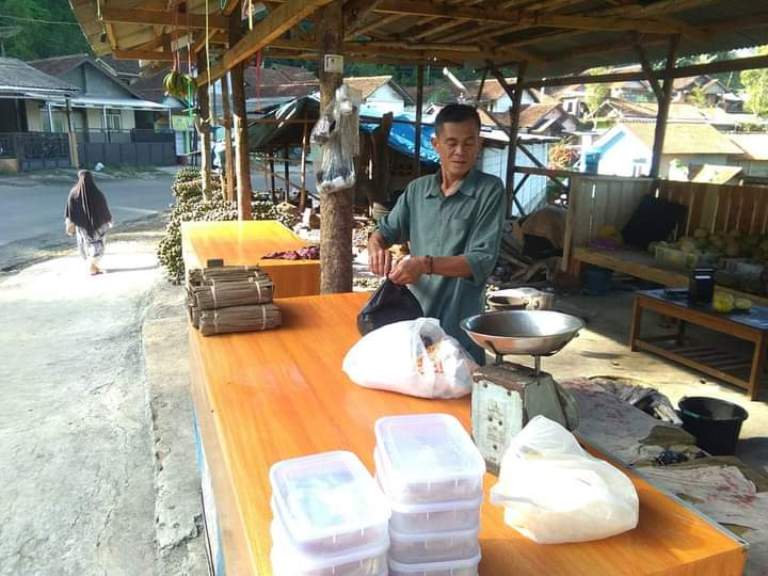 Rumitnya Mengolah Kolang-kaling Sebelum Dipasarkan