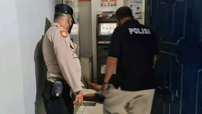 Warga Puntang Digemparkan Pria Tewas di Gerai ATM