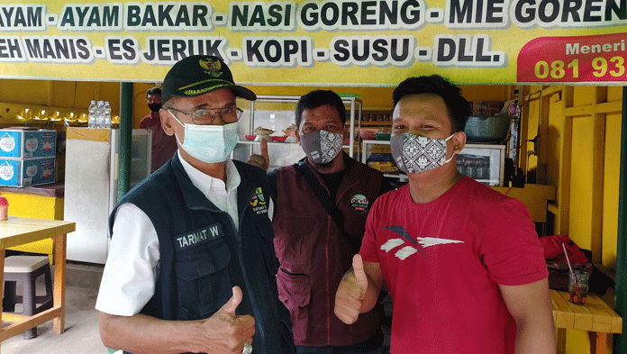 Satgas Covid Karya Mulya Tegur Warga Tak Bermasker