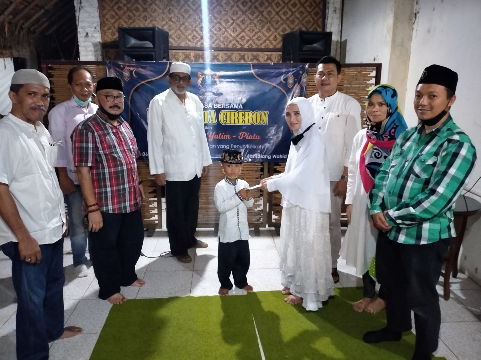 Kadin Kota Cirebon Santuni 20 Anak Yatim