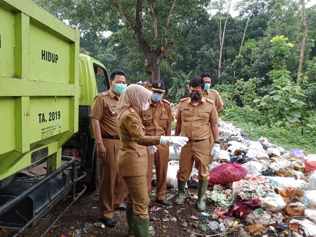 Wabup Tinjau Langsung TPS Liar