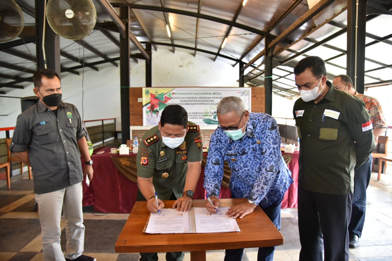 Kembangkan Wisata, Pemkab Kuningan dan Perhutani Jalin Kerjasama