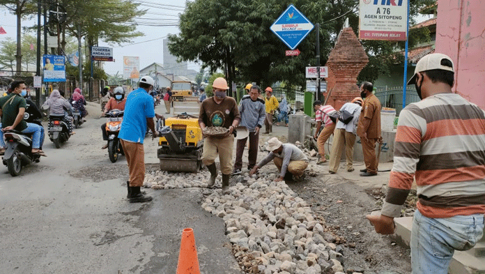 Pastikan Semua Jalan Berlubang Ditambal