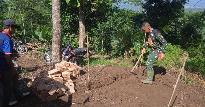 Bangun Tugu di Jamberama, Jadi Simbol Kemanunggalan TNI dengan Rakyat