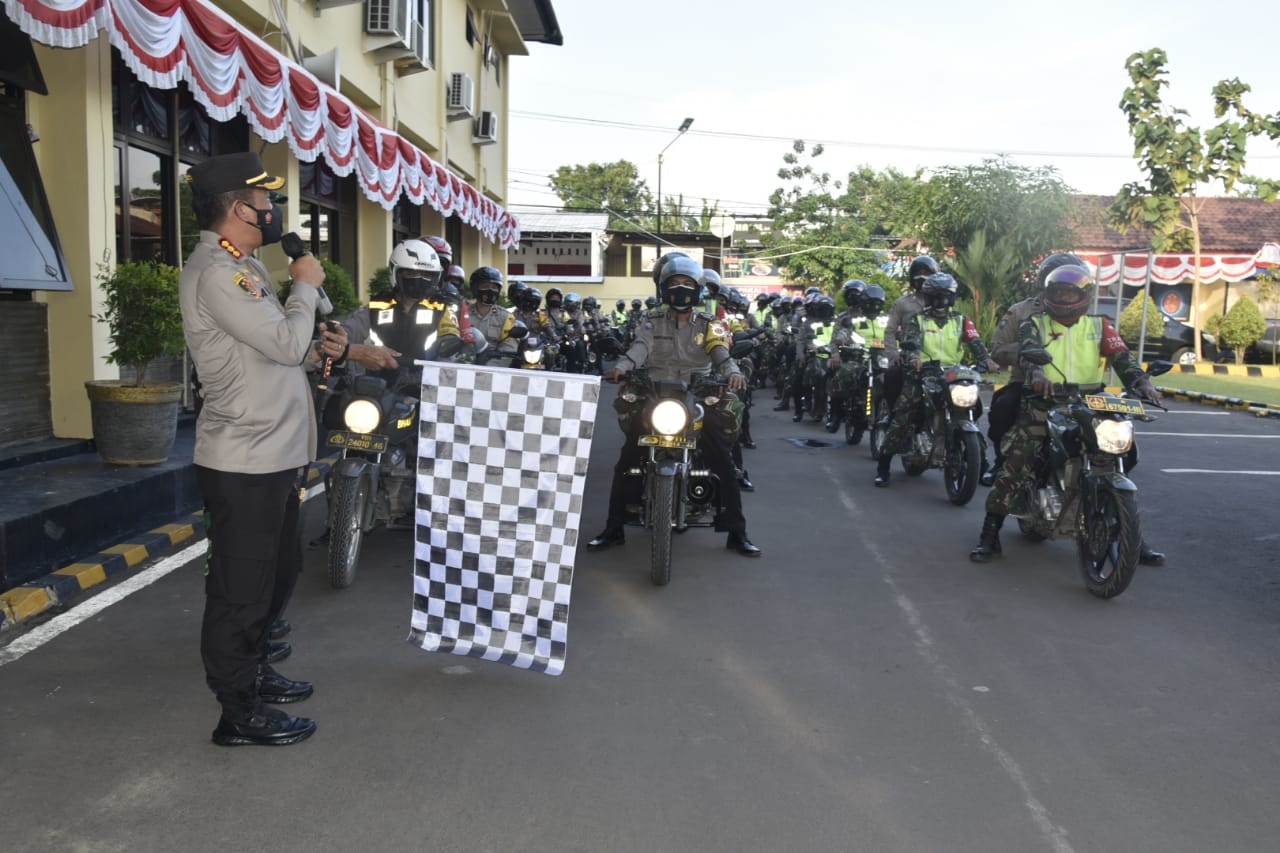 Polresta Cirebon Distribusikan Bansos PPKM Darurat