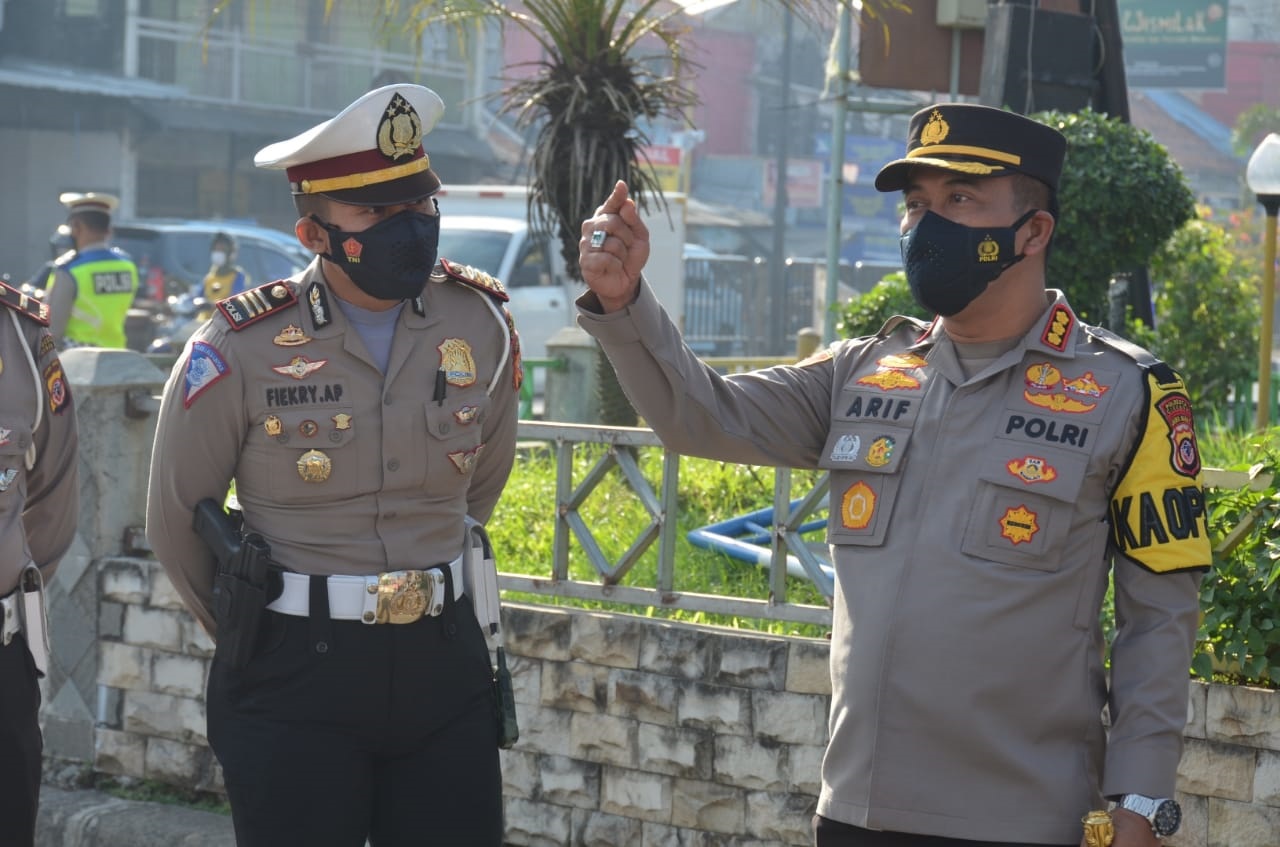 Sejumlah Ruas Jalan Protokol Disekat