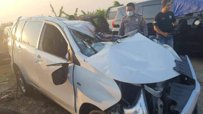 Sopir Minibus Tabrak Kendaraan, Korban Malah Kabur