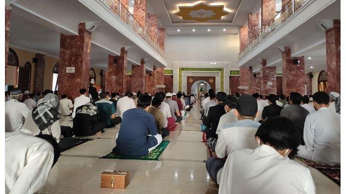 Tetap Gelar Salat Id, tapi Khutbah Singkat