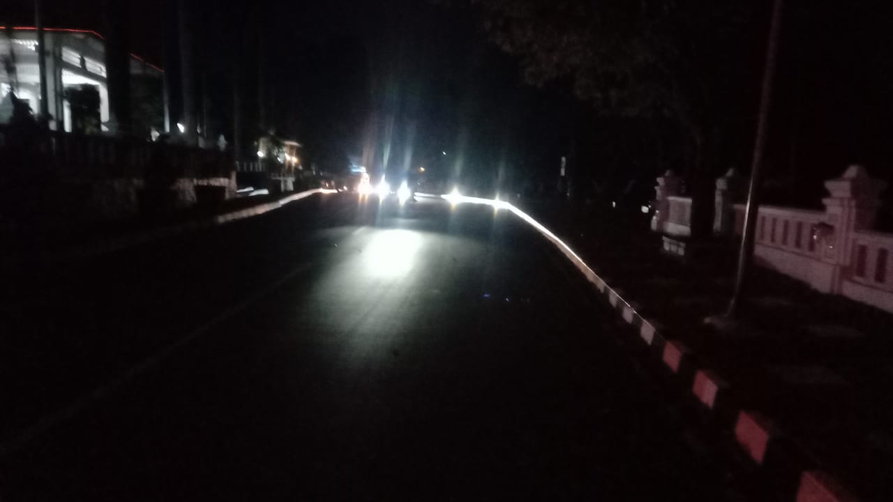 PPKM Darurat, Jalan Disekat Lampu Dipadamkan