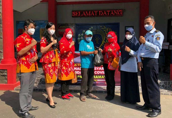 Lapas-INI Bagikan Sembako Bantu Warga Terdampak Covid-19