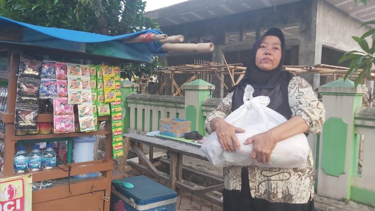 Baznas Majalengka Bagikan Sembako