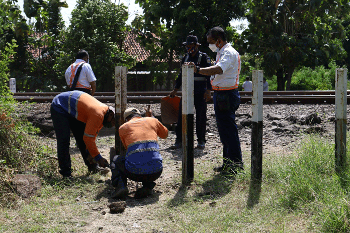 Gotong Motor Lintasi Rel Terancam Pidana