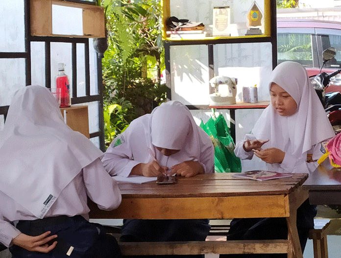 Tatap Muka Batal Lagi,  Siswa Kembali Belajar di Rumah