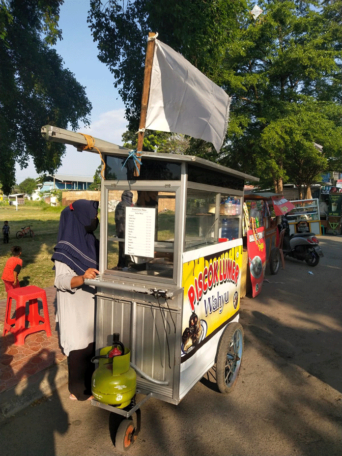 Kibarkan Bendera Putih, PKL Jangan Mau Diprovokasi!