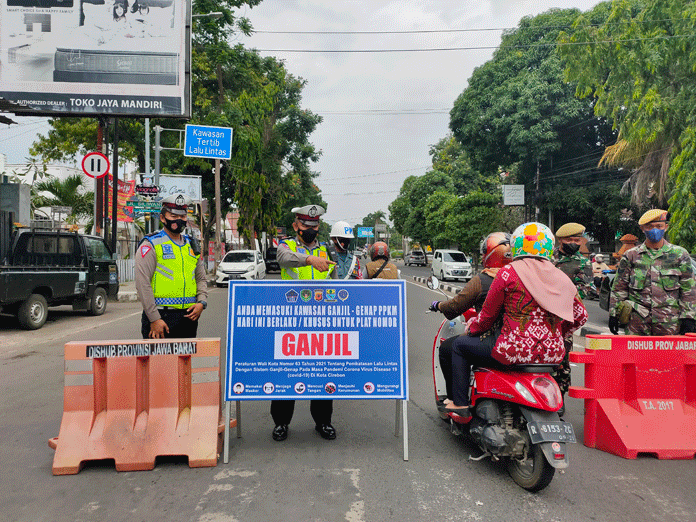 Uji Coba Ganjil-Genap Pertama, Masyarakat Masih Bingung