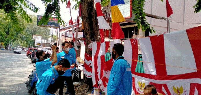 Partai Gelora Cirebon Borong Bendera