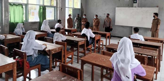 Kepolisian Rutin Pantau Pelaksanaan Pembalajaran  Tatap Muka